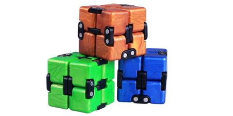 Les Objets Satisfaisants les plus populaires de l'année 3 cube infini